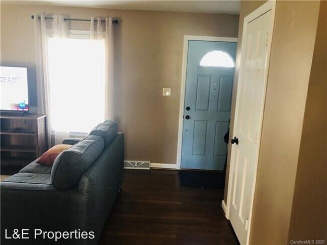 Building Photo - 4 br, 3 bath House - 1539 Georgetowne Drive
