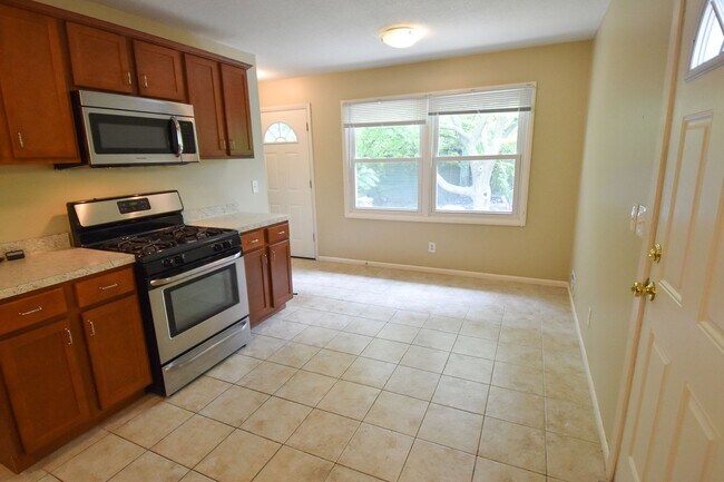 Foto del edificio - 1806 Chestnut Ave