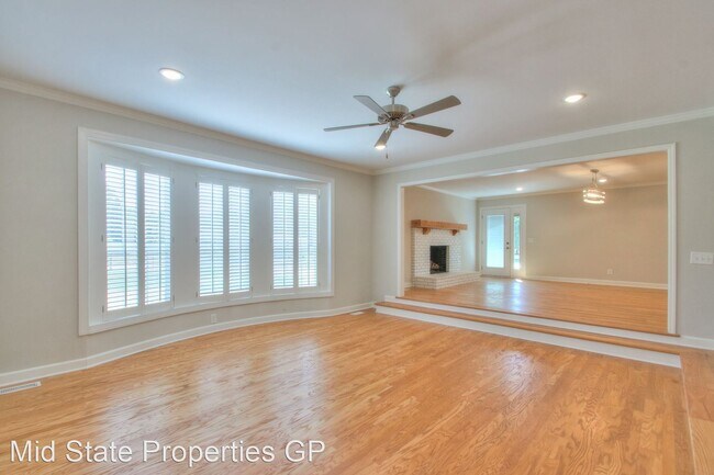 3 br, 1.5 bath House - 388 Poplar Hill Rd. - 4