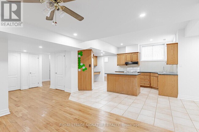 Building Photo - 44 Thatcher Ave