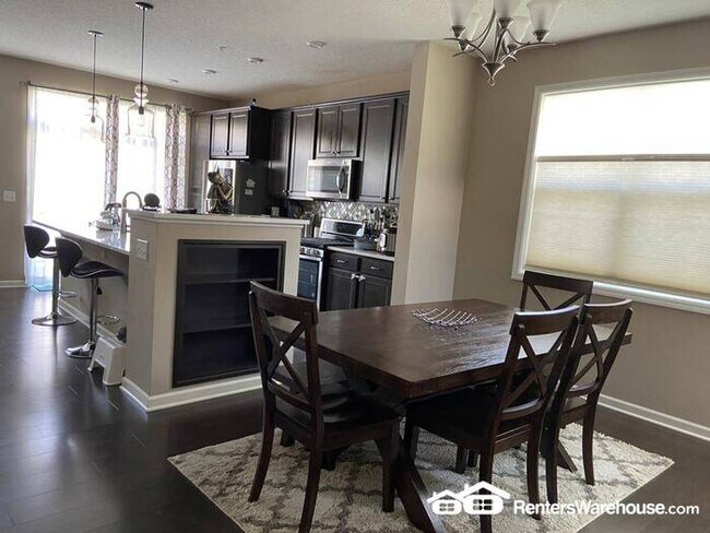 Building Photo - Available July 1st 4 Bedroom 3.5 Bath Townhouse in Maple Grove