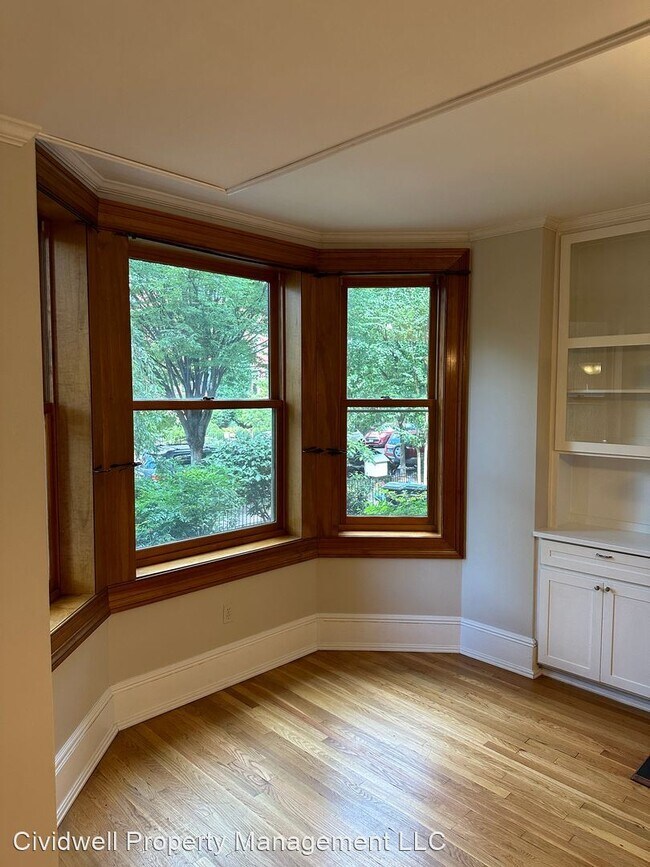 Building Photo - 3 br, 3 bath House - 117 12th St. NE