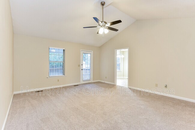 Building Photo - 2827 Black Stallion Ct