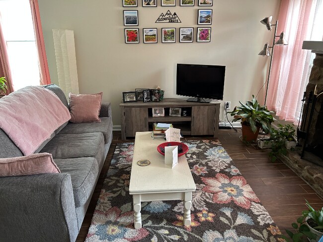 Foto del edificio - 4324 Idlewood Ln