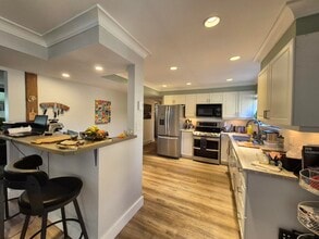 Building Photo - 941 Avrill Rd