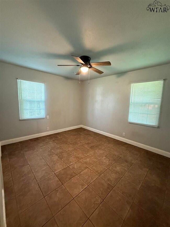 Building Photo - 1403 E Cortez Dr