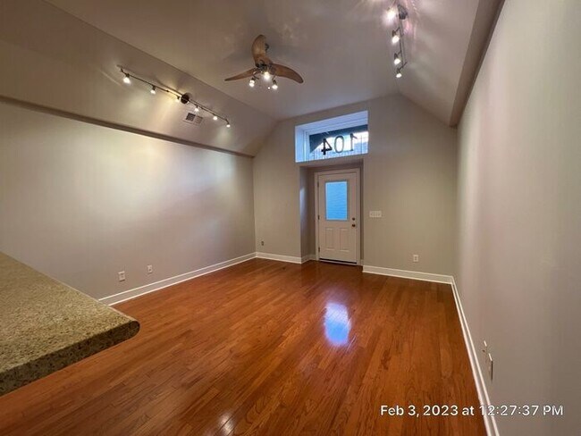 Foto del edificio - Short North 1 BR Brownstone