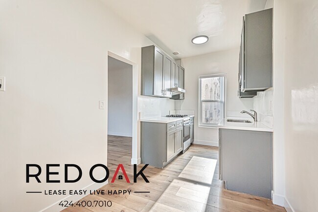 Building Photo - 974 S Gramercy Pl