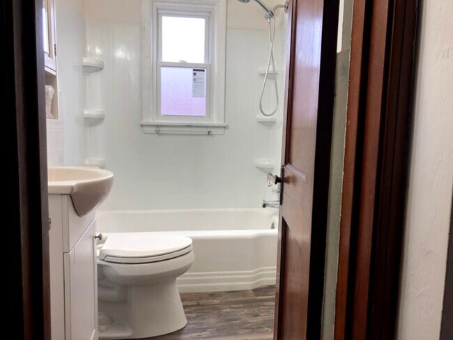 baño - 278 Liberty St