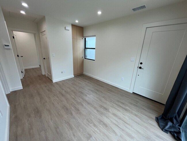 Foto del edificio - Newly Remodeled 2 Bed 1 Bath Unit in PB
