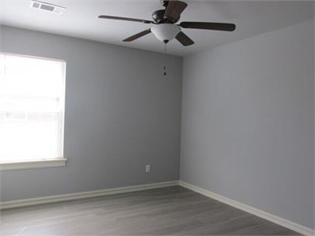 Foto del edificio - 3 bedroom duplex, Near Arkansas College of...