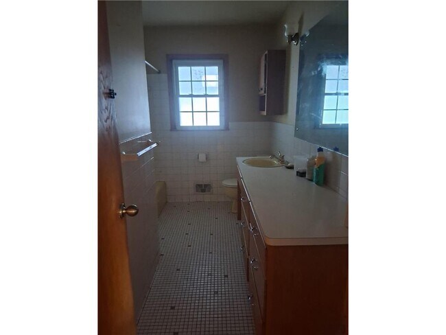 Foto del edificio - 7885 Van Buren St NE