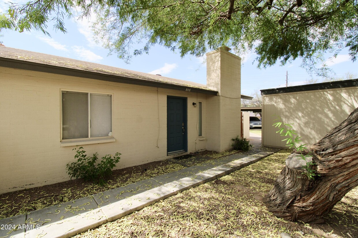 Primary Photo - 808 W Malibu Dr