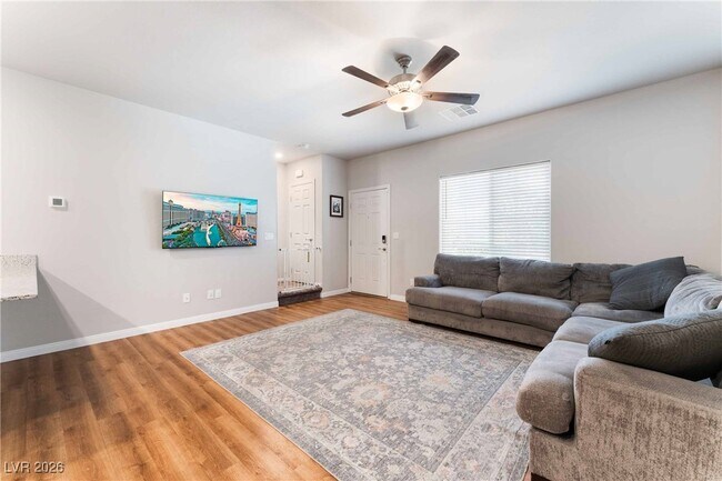 Foto del edificio - 7451 Sunray Point St