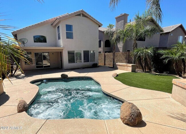 Building Photo - 4034 E Anderson Dr