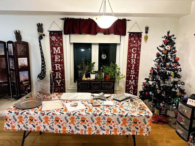 Photo du bâtiment - Corner Townhouse With Finished Basement in Windfields Farm (3 Bed, 2.5 Bath)