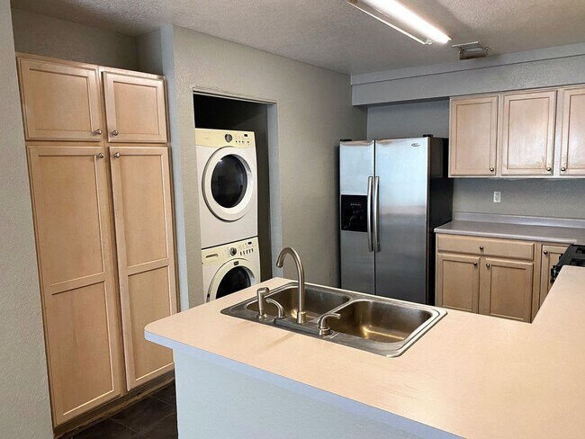 Building Photo - 3 bedroom home!!!