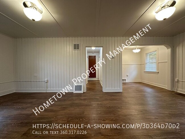 Building Photo - Remodeled 2 Bedroom Home - Available NOW!