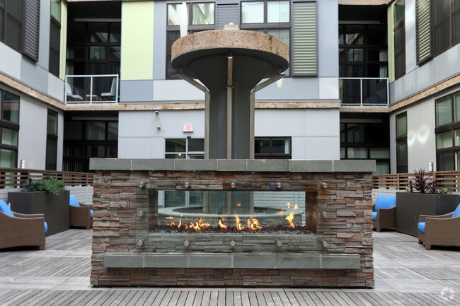 Courtyard Fireplace - 520 Park Avenue Apartments