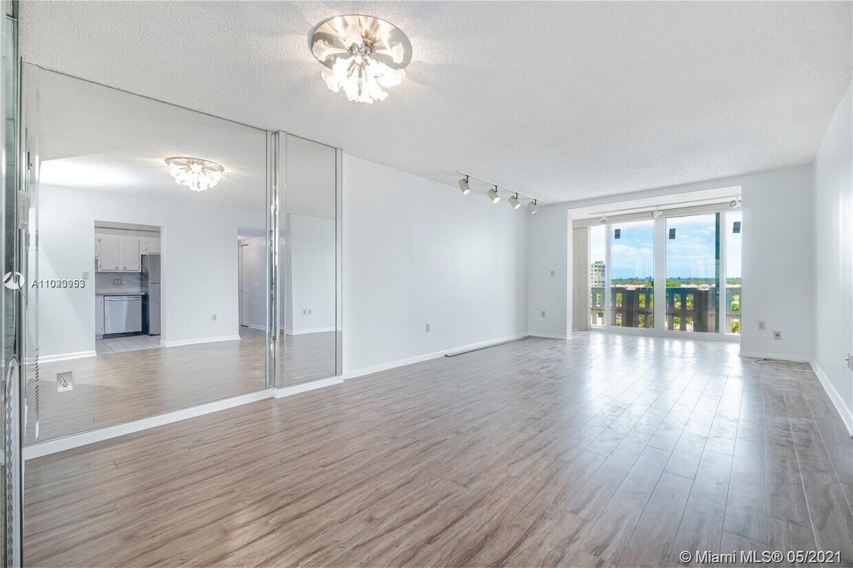 919 Hillcrest Dr Unit 712, Hollywood, FL 33021 Condo for Rent in