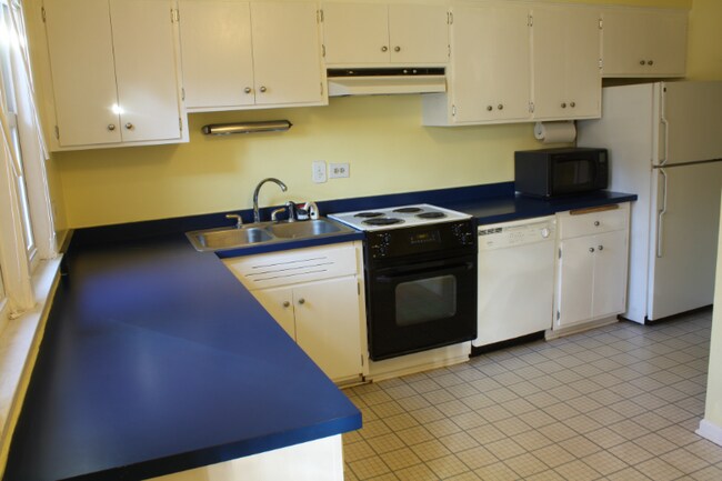 Foto del edificio - 914 Hinman Ave
