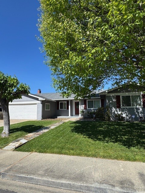 Foto del edificio - 730 San Andreas Ct