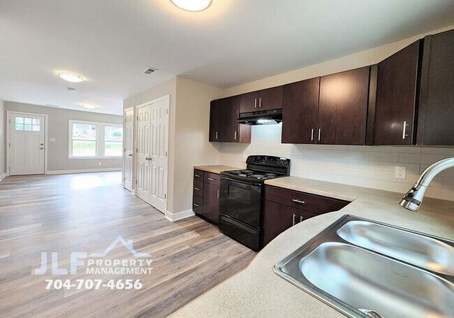 Building Photo - 2 Bed/2 Bath Renovated Home in Gastonia.