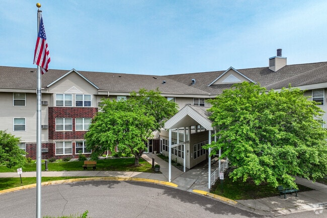 Building Photo - Silver Lake Pointe