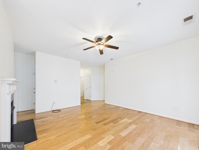 Building Photo - 3527 Piney Woods Pl