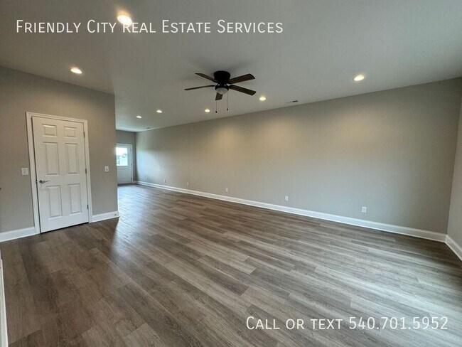 Building Photo - 682 Zephyr Dr