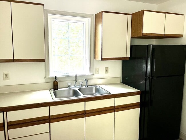 Foto del edificio - 7144 Persimmon Ln