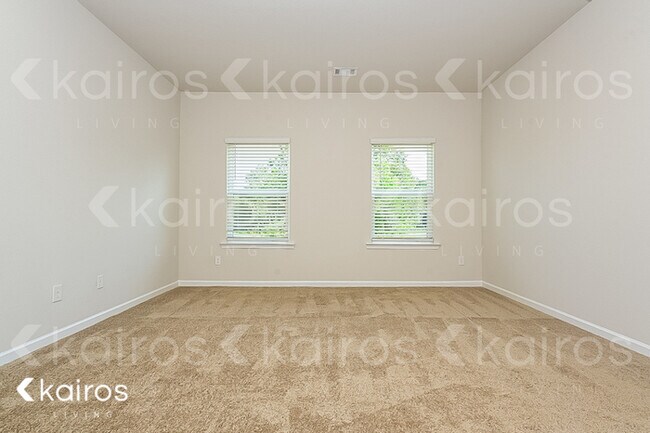 Building Photo - 7000 Pinehurst Way N