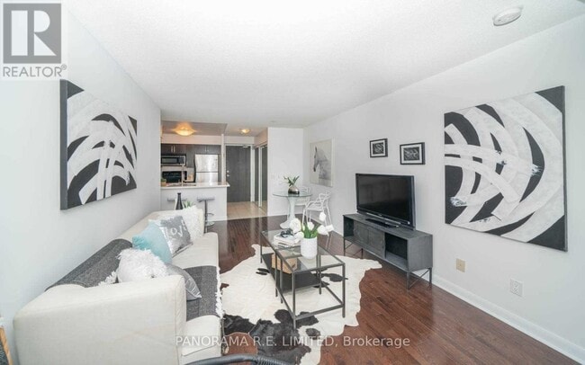 Photo du bâtiment - 225-225 Sherway Gardens Rd
