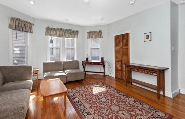 Foto del edificio - 31-33 Knowlton St