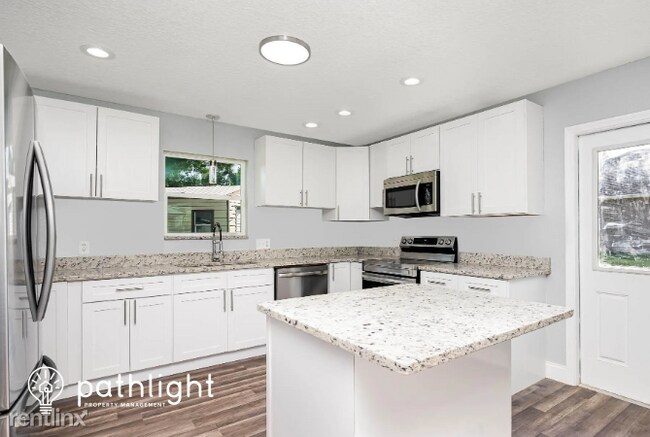 Building Photo - 3 br, 1 bath House - 506 Collings Street S...