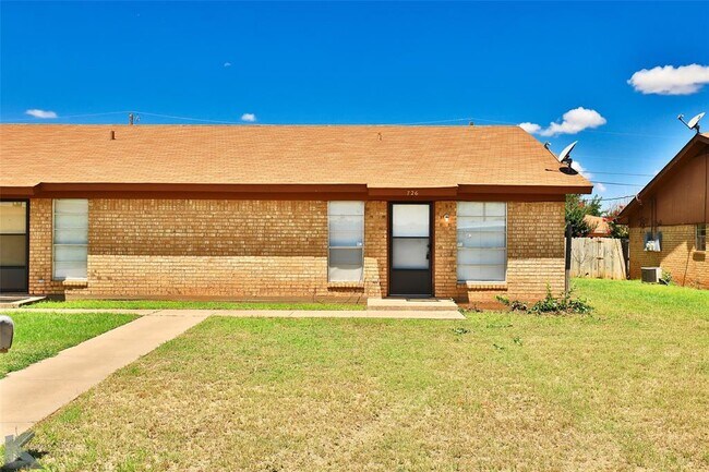Building Photo - 726 Redbird Ln