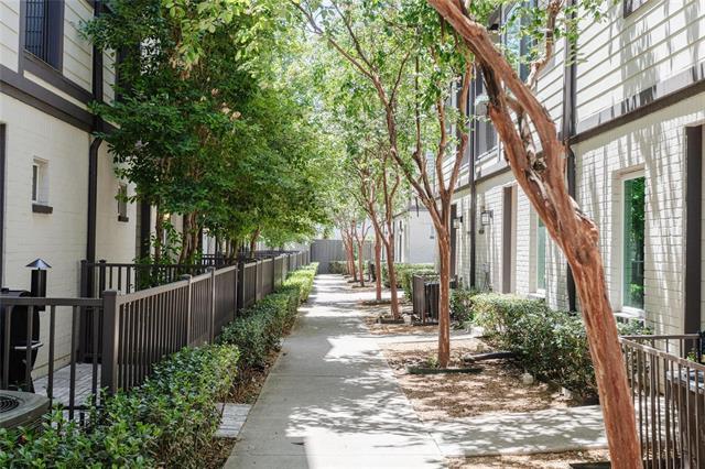 Foto del edificio - 5930 Hudson St