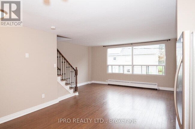 Photo du bâtiment - 920 Pape Ave