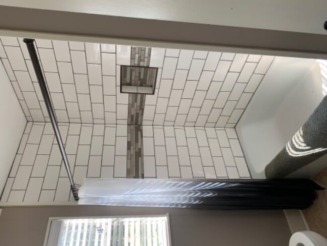 Foto del edificio - 310 Elaine Dr