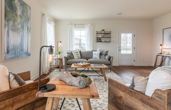 Foto del edificio - 1085 Balsam Ln