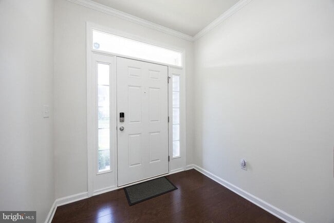 Building Photo - 253 Fairfield Cir W