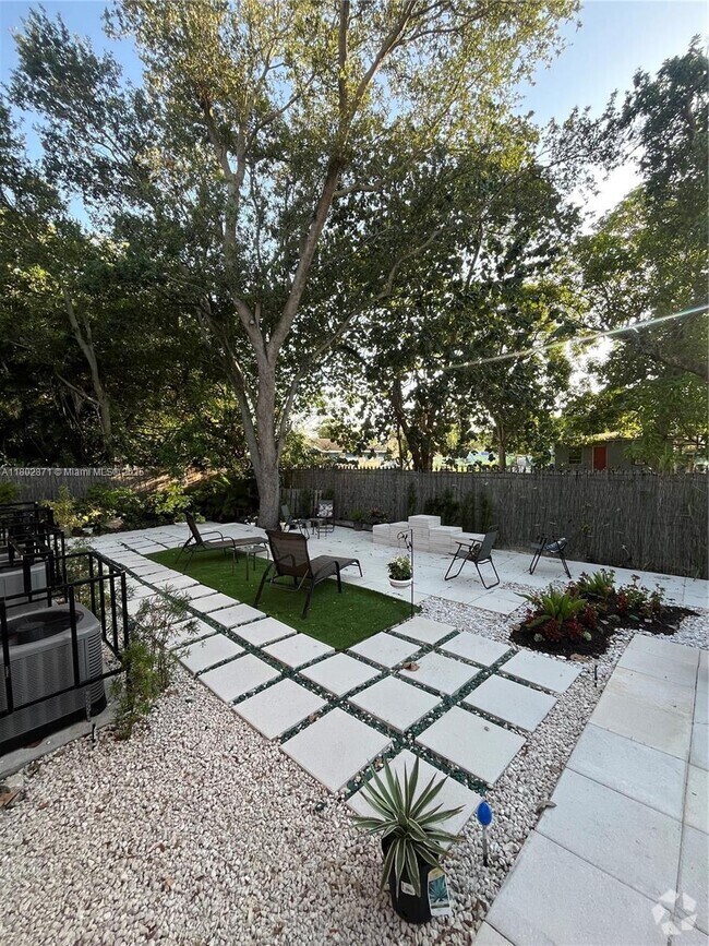 Building Photo - 441 NW 7th Terrace