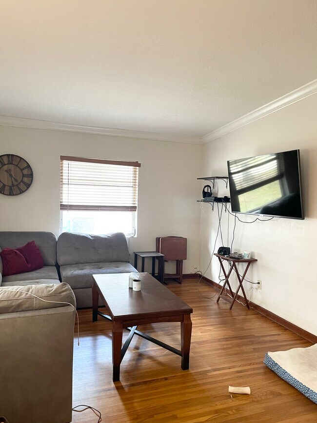 Large well lit living room - 809 E Church St