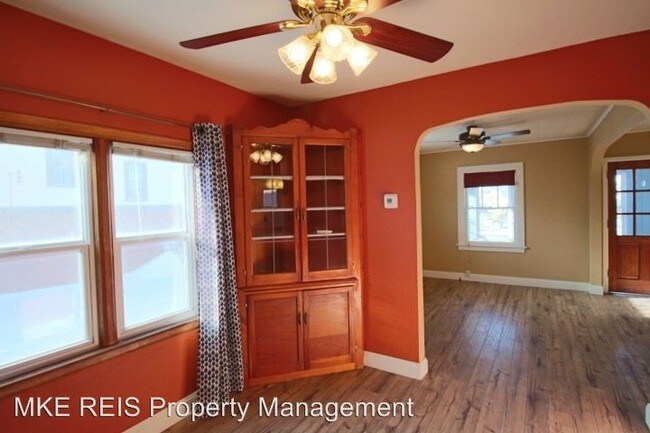 Foto del edificio - 3 br, 1 bath House - 5927 W Beloit Rd