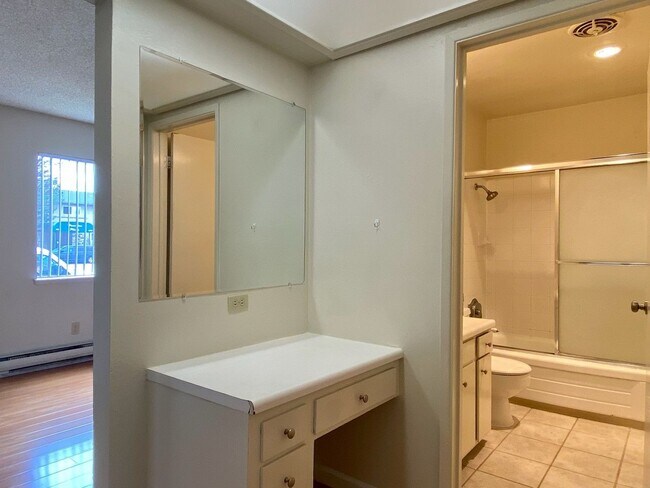 Foto del edificio - 4033 Hamilton Ave