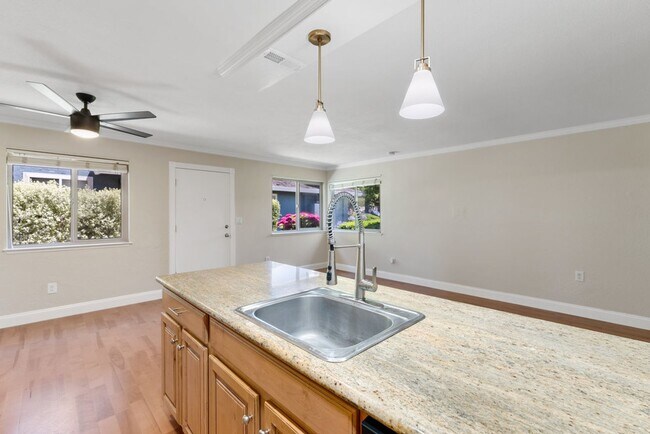 Foto del edificio - 1355 42nd Ave #2