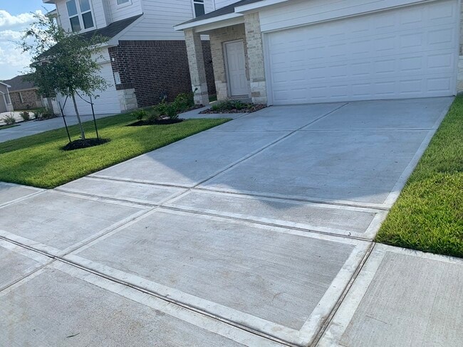 Building Photo - 25407 Lobelia Blossom Ln