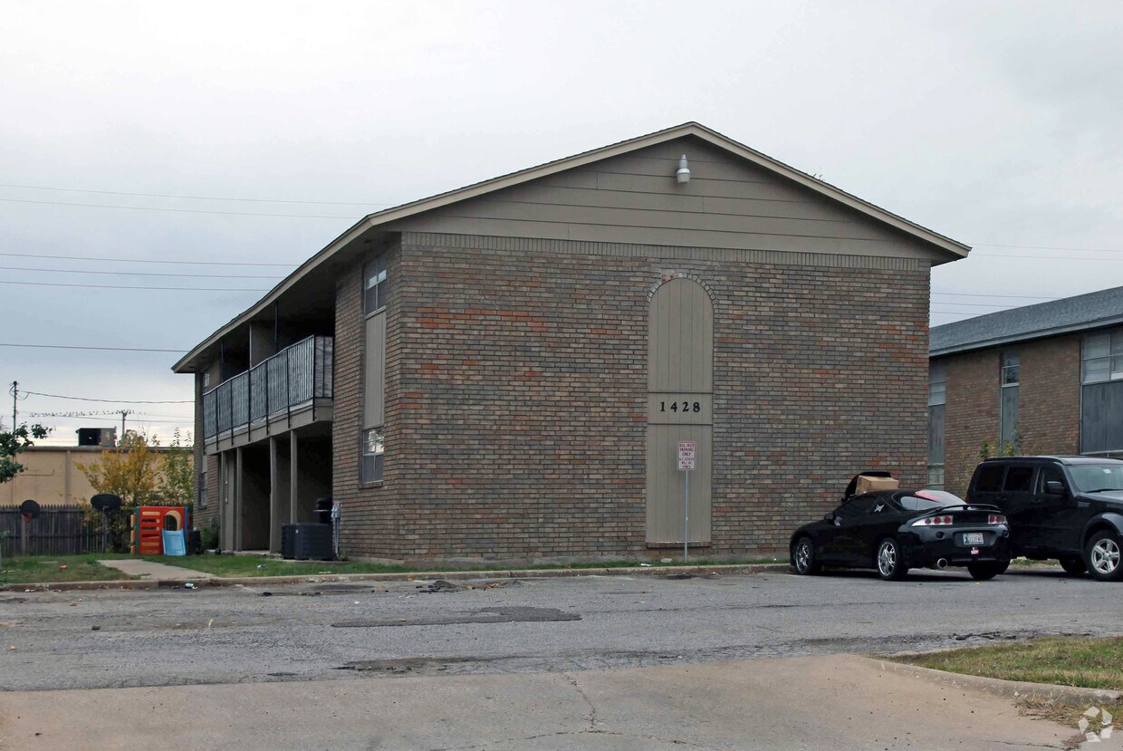 Foto del edificio - 1428 N Norman Ave