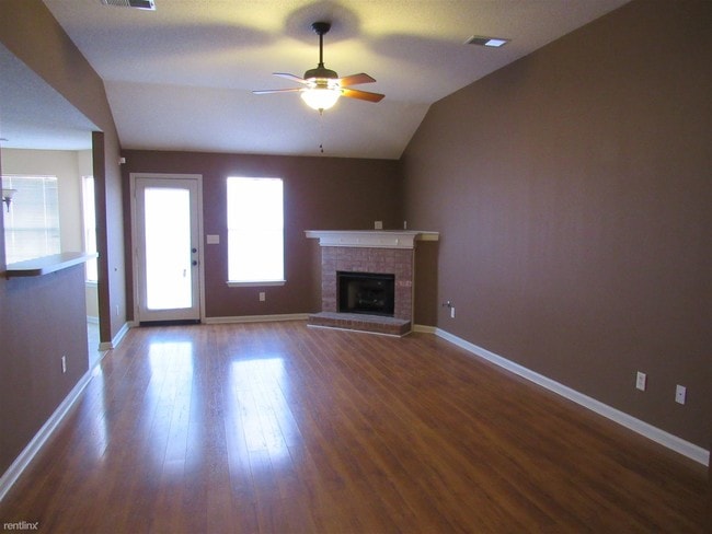 Foto del edificio - 1189 Breezy Valley Dr