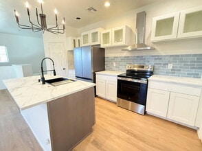 Building Photo - 1330 S Aaron